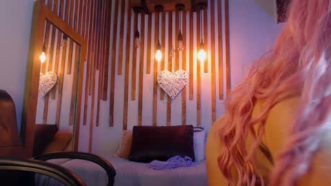 Snapshot of luna_jonhsonn chatting on December 2024 10:05:02 PM Luna Jonhsonn online show from December 2024 10:05:02 PM