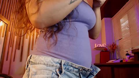 Snapshot of luna_jonhsonn chatting on December 2024 07:21:01 PM Luna Jonhsonn online show from December 2024 07:21:01 PM