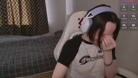 Snapshot of luna_loveeee chatting on April 2026 05:13:01 AM luna_loveeee online show from April 2026 05:13:01 AM