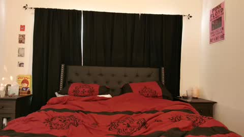 Luna online show from January 2025 09:42:01 PM