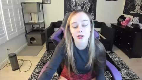 Luna online show from January 2026 10:13:02 PM