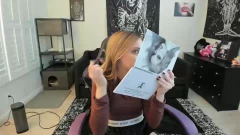 Luna online show from January 2026 05:48:02 PM