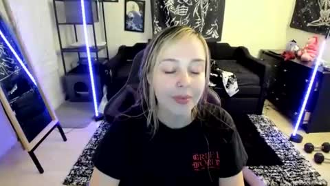 Luna online show from July 2026 10:48:01 PM