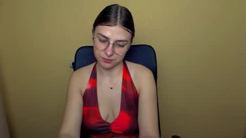 Snapshot of luna_lush_ chatting on November 2025 10:04:02 AM Luna online show from November 2025 10:04:02 AM