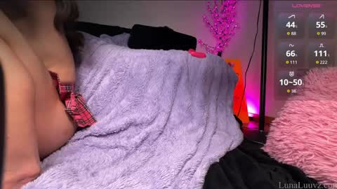 Luna Luuvz online show from April 2026 10:40:02 PM