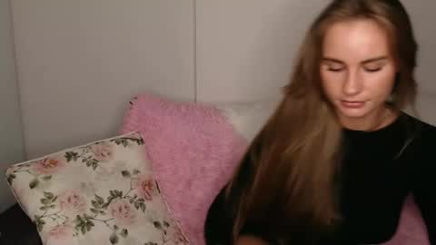 Snapshot of luna_moon77 chatting on October 2025 01:44:02 PM Luna online show from October 2025 01:44:02 PM