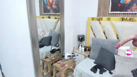 luna_naughty1 online show from July 2026 06:43:02 PM