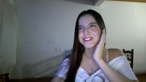 Snapshot of luna_nueva_ chatting on April 2026 11:27:01 PM LUNA online show from April 2026 11:27:01 PM