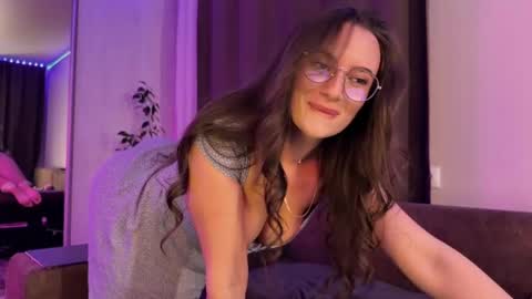 luna_raee online show from April 2026 05:59:01 PM