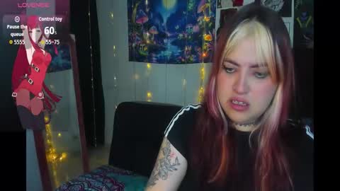 MISS LUNA  online show from October 2025 08:37:02 AM