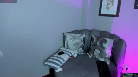 Luna Rosse  online show from April 2026 12:46:01 PM