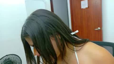 luna_rousse26 online show from May 2026 02:45:01 PM