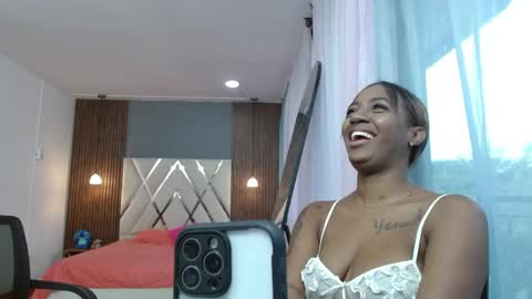 luna_rousse26 online show from May 2026 12:33:02 PM