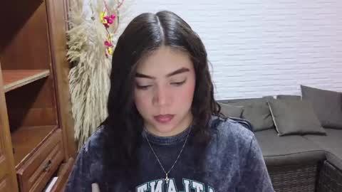 luna_rousse26 online show from May 2026 02:03:01 PM