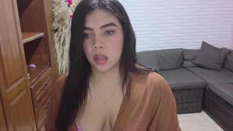 luna_rousse26 online show from June 2026 01:02:01 PM
