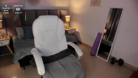 Luna online show from May 2026 12:58:01 PM