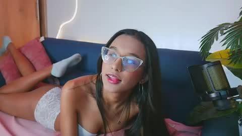 luna_valen online show from May 2026 04:10:01 AM