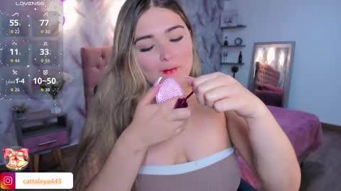 Snapshot of luna_volk chatting on November 2025 02:43:02 AM Luna online show from November 2025 02:43:02 AM