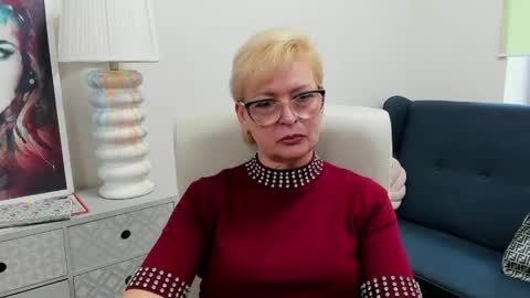 L u n a online show from May 2026 06:55:02 AM