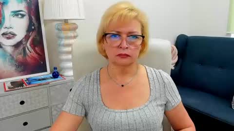 L u n a online show from June 2026 06:27:02 AM