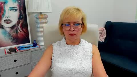 L u n a online show from June 2026 06:35:01 AM