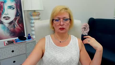 L u n a online show from June 2026 06:29:02 AM