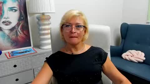 L u n a online show from July 2026 09:13:02 AM
