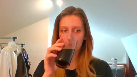 L U N A  online show from March 2025 02:45:01 PM