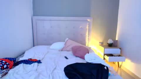 lunaa08 online show from February 2026 02:15:02 AM