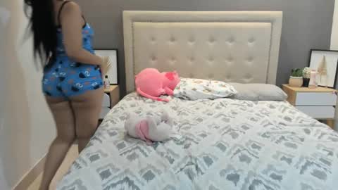 lunaa08 online show from July 2026 05:50:02 AM