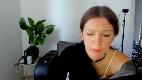 Snapshot of lunaa_x44 chatting on July 2026 09:22:02 AM lunaa_x44 online show from July 2026 09:22:02 AM