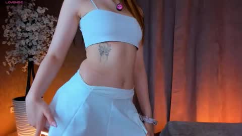 Luna online show from November 2025 04:03:01 AM