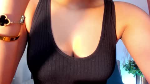 Luna Aspen online show from December 2025 02:35:02 PM