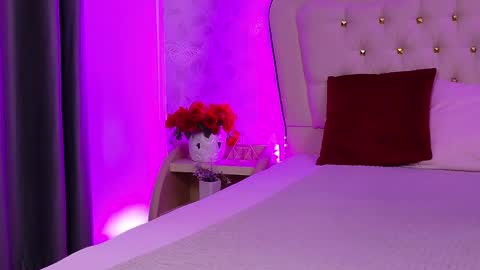 lunababe_ online show from May 2026 10:53:02 AM