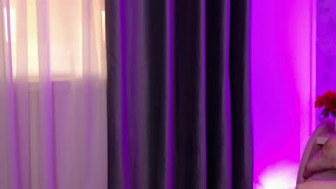 lunababe_ online show from May 2026 11:03:02 AM