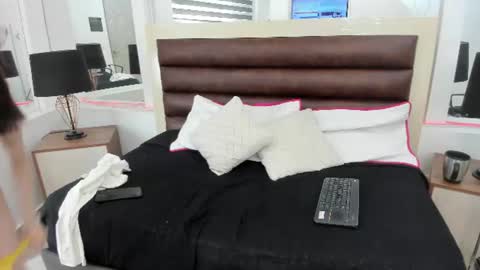 lunabelleth online show from July 2026 08:52:02 PM
