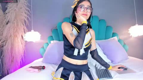 Luna  online show from September 2025 05:27:01 PM