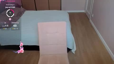 lunacurlys online show from February 2026 11:22:01 AM