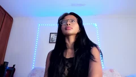 lunadolie online show from June 2026 01:43:02 PM