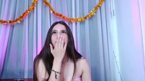 Snapshot of lunaembercs chatting on January 2025 11:02:02 PM Luna online show from January 2025 11:02:02 PM