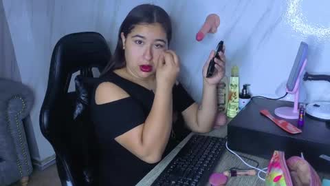 Lunafemme tf online show from April 2026 03:19:01 AM