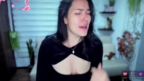 Luna online show from October 2025 04:08:02 AM