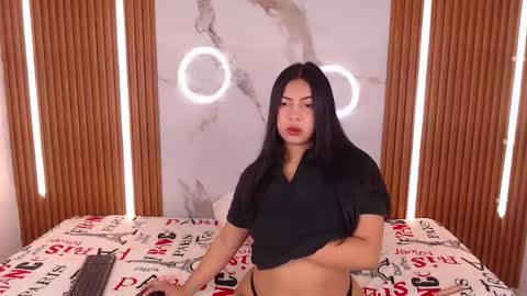 Snapshot of lunagomez25_ chatting on October 2025 12:19:02 PM Luna online show from October 2025 12:19:02 PM