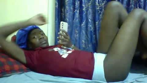 lunah_kitty online show from May 2026 06:09:02 AM