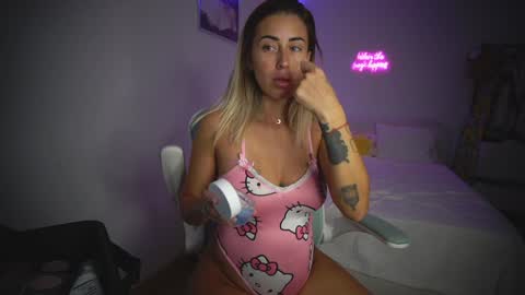 Laura online show from October 2025 08:24:02 AM