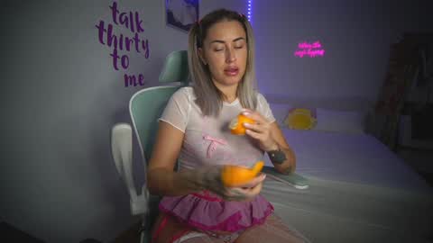 Laura online show from November 2025 05:55:01 AM