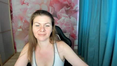 LunaKissi online show from July 2026 12:58:02 PM