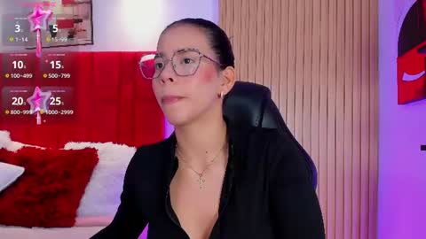lunamillers_ online show from July 2026 04:19:01 AM