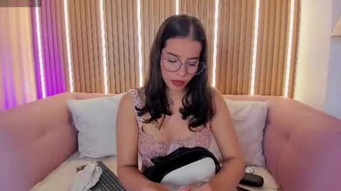 lunamillers_ online show from July 2026 04:28:02 AM
