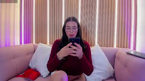 lunamillers_ online show from July 2026 04:40:01 AM